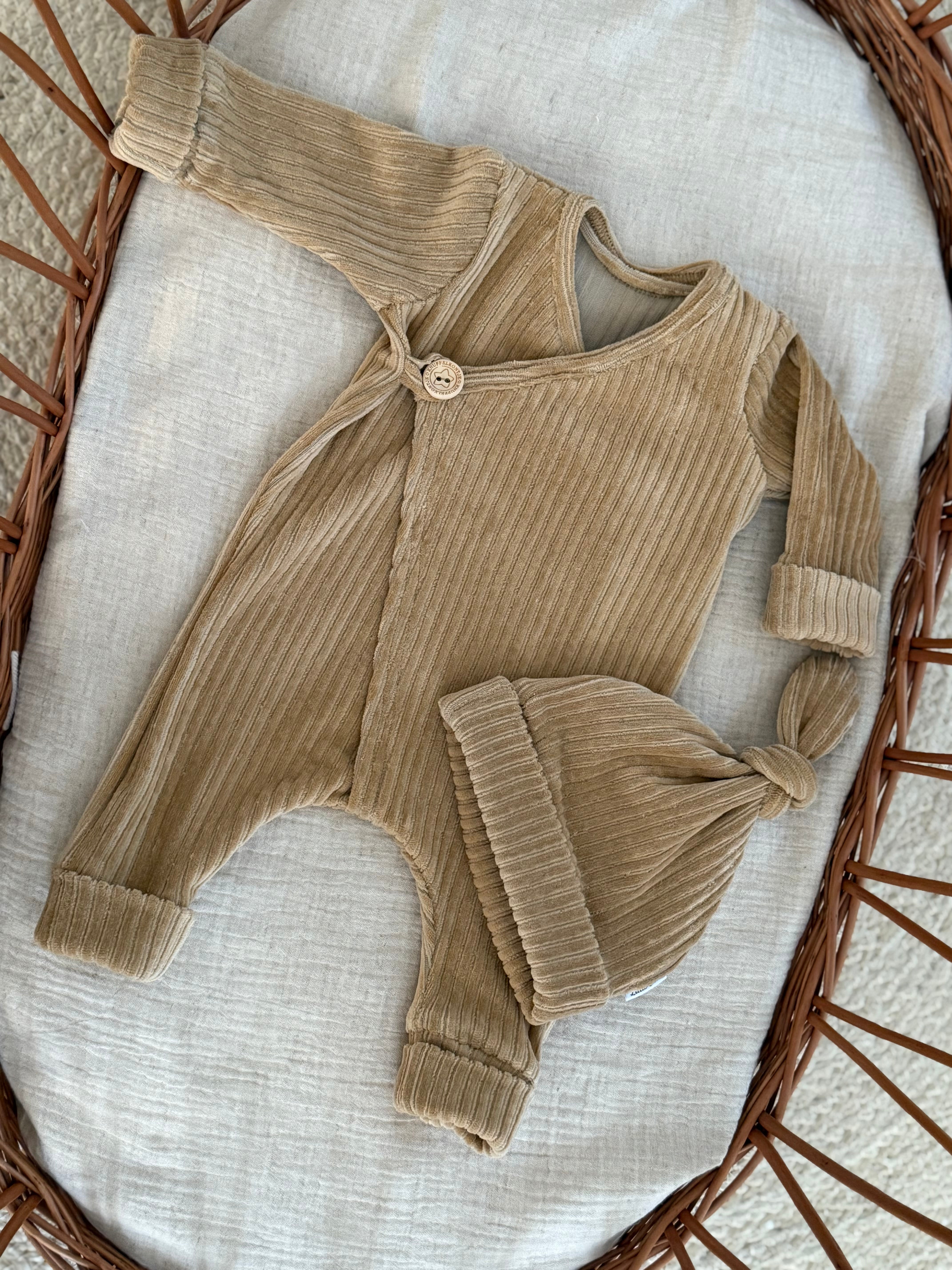 Boxpakje unisex - fluweel rib mosterd - For Your Little Cutie