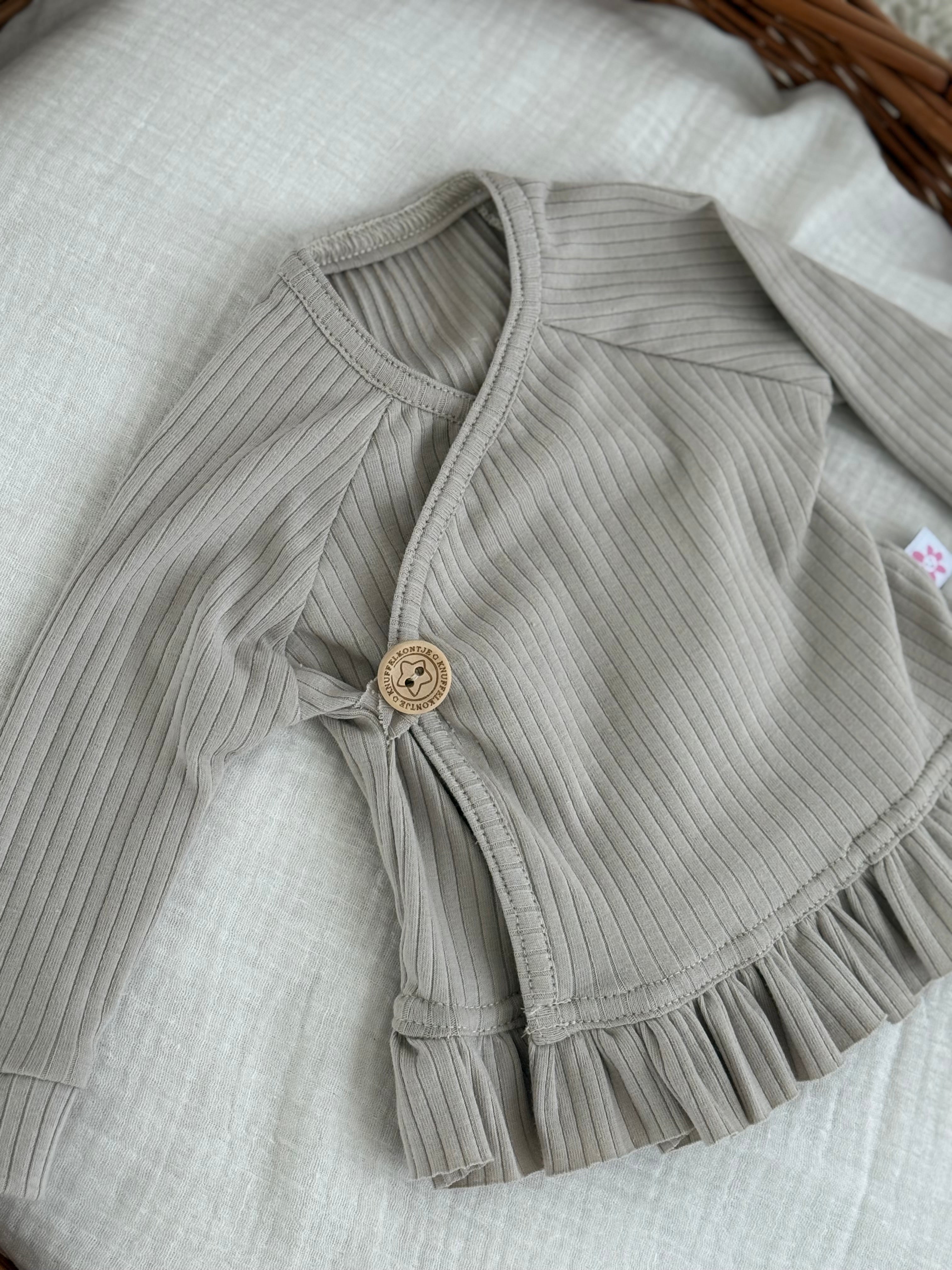 Overslagshirt ruffle jersey rib - beige - For Your Little Cutie