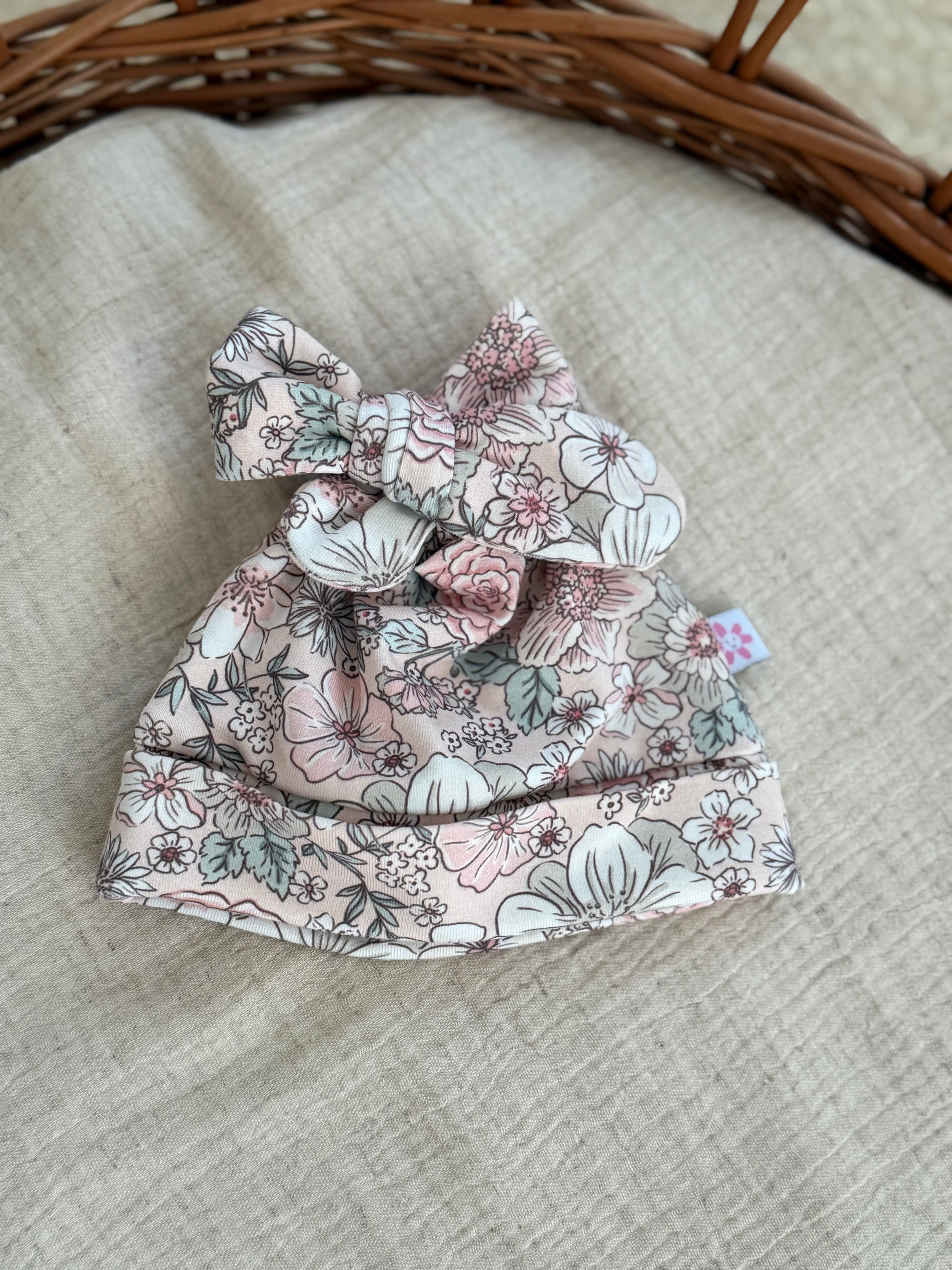 Mutsje strik - pink flower - For Your Little Cutie