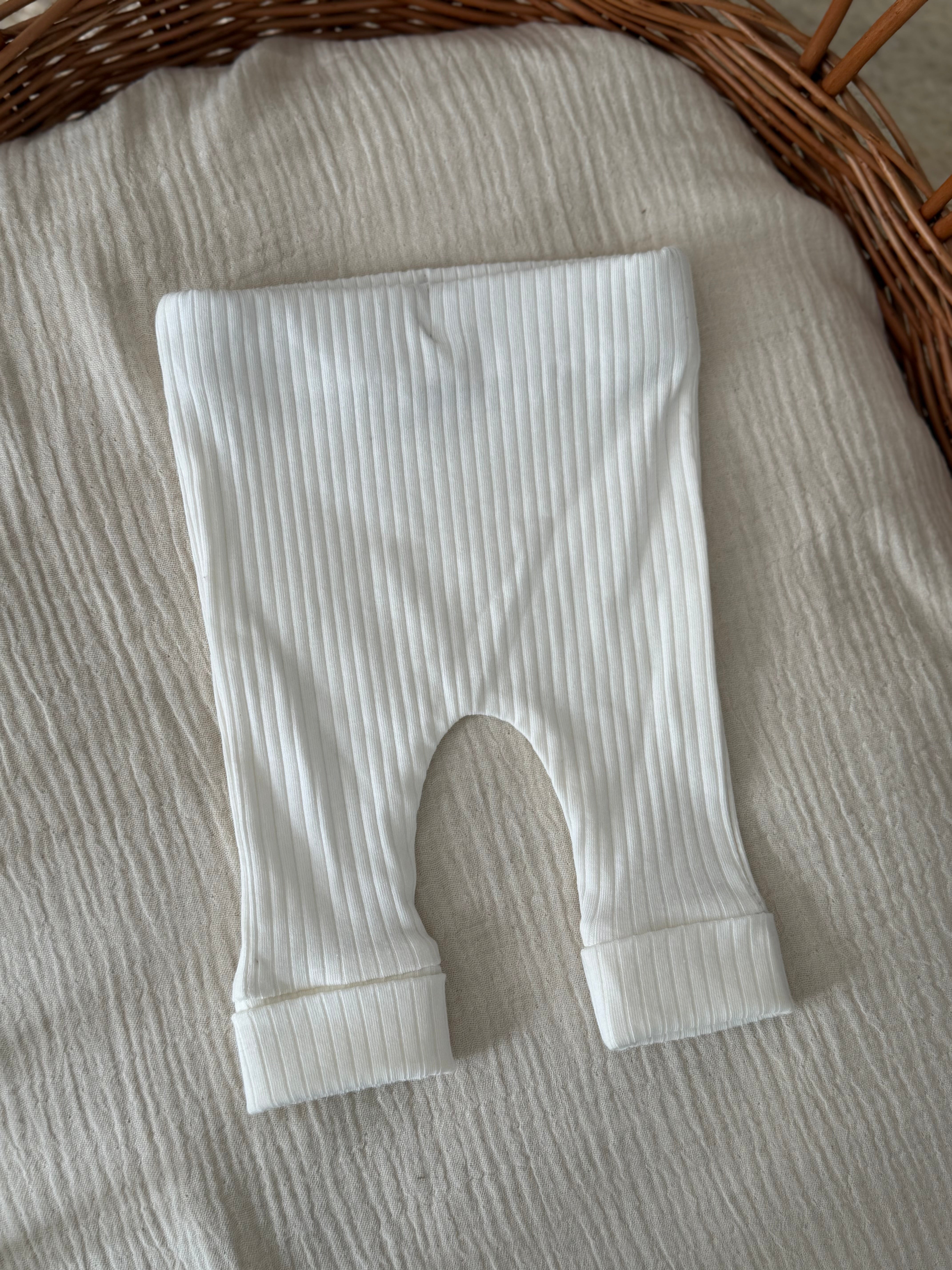Dahlia Broekje - Jersey Rib Ecru - For Your Little Cutie