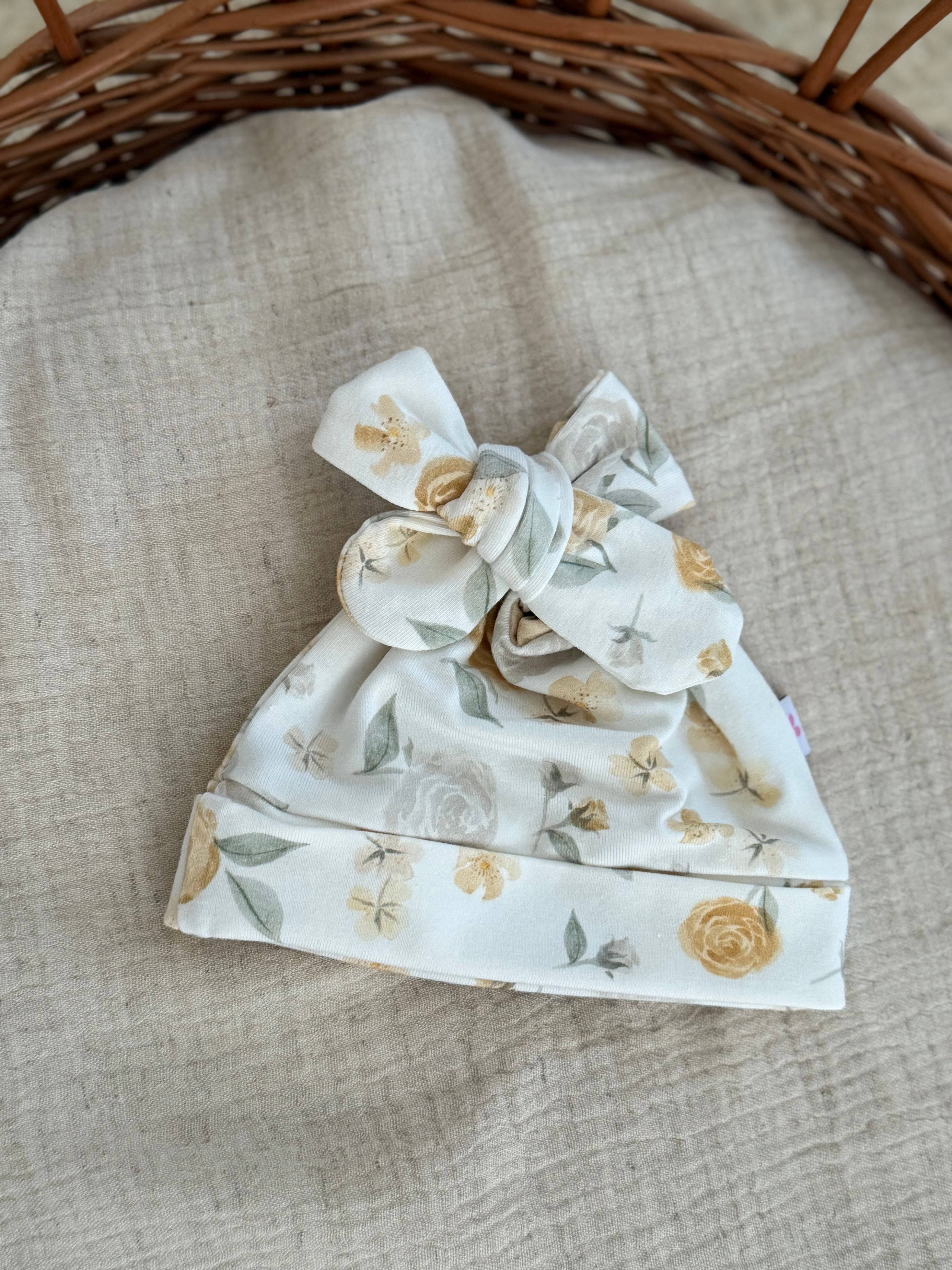 Mutsje strik - yellow roses - For Your Little Cutie