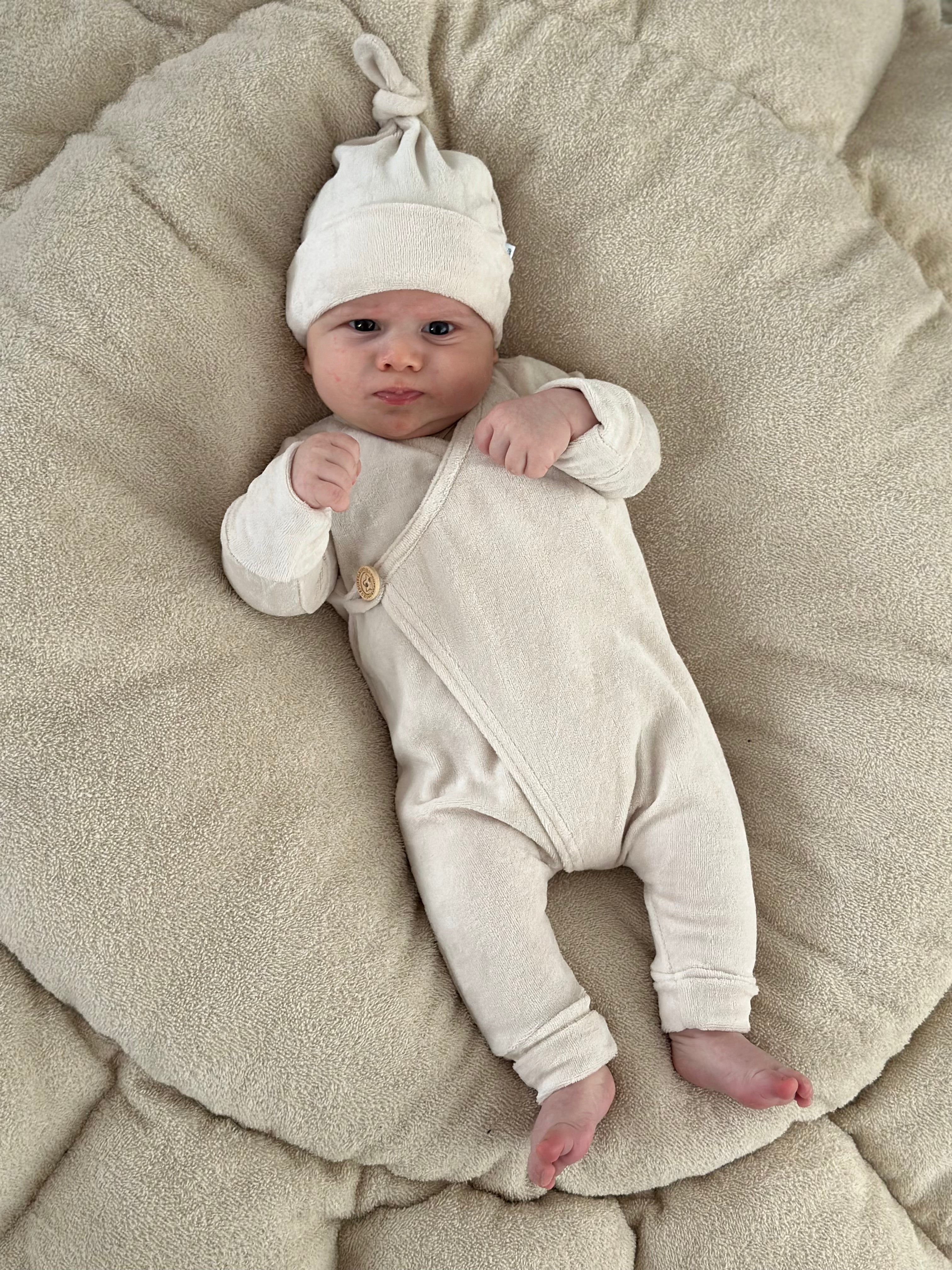 Mutsje unisex - velours creme - For Your Little Cutie