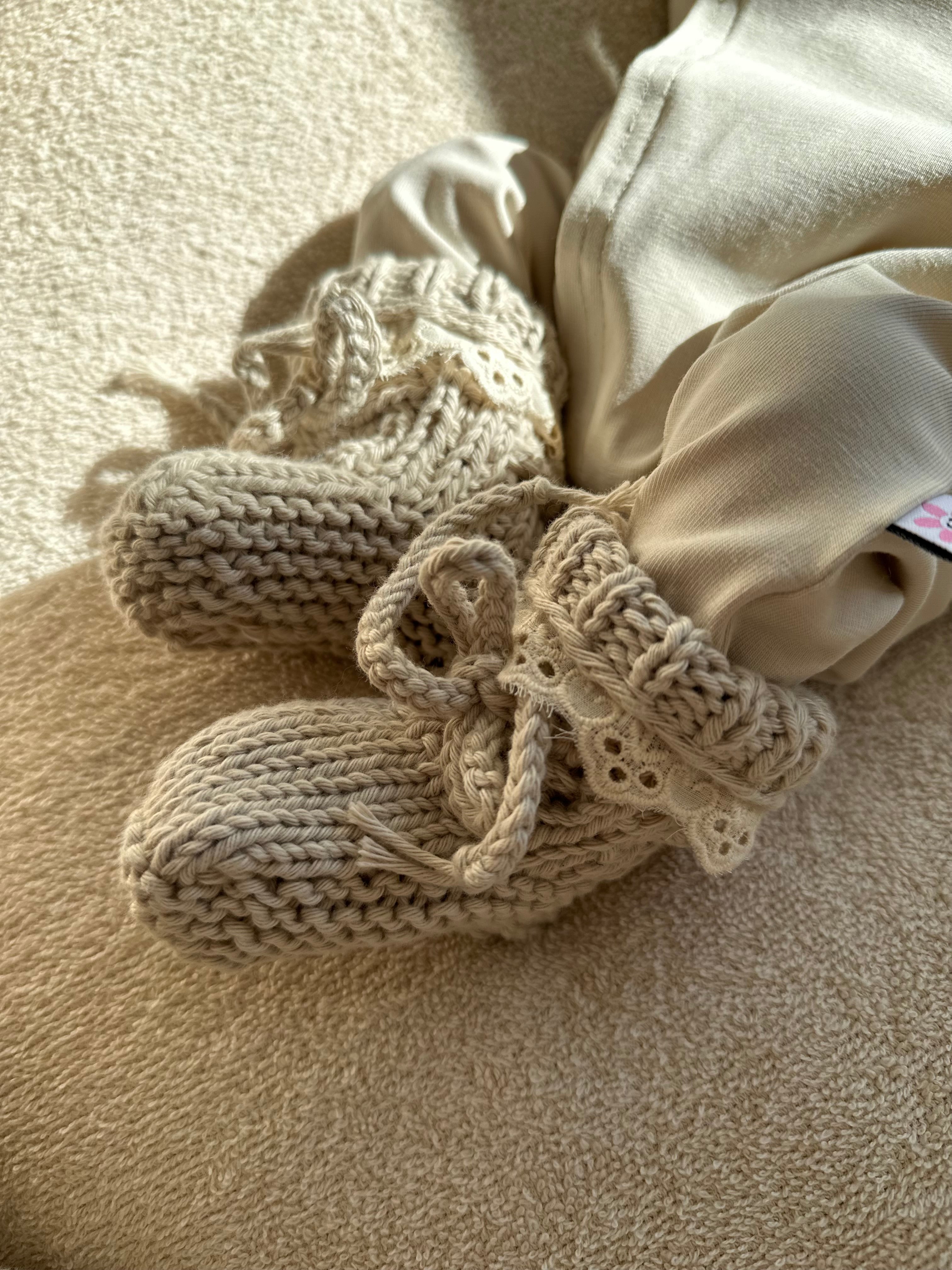 Slofjes broderie - katoen sand - For Your Little Cutie