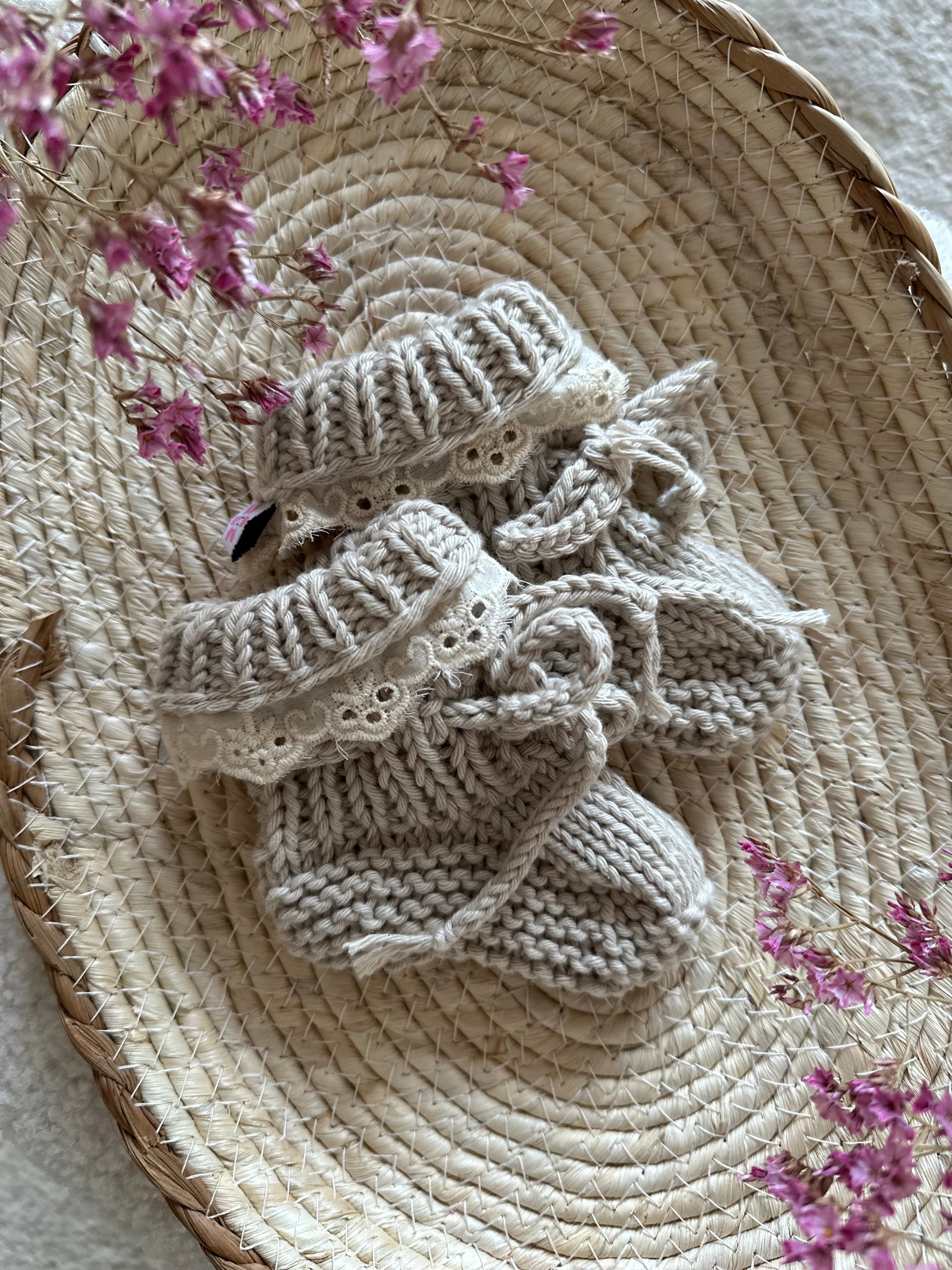 Slofjes broderie - katoen sand - For Your Little Cutie