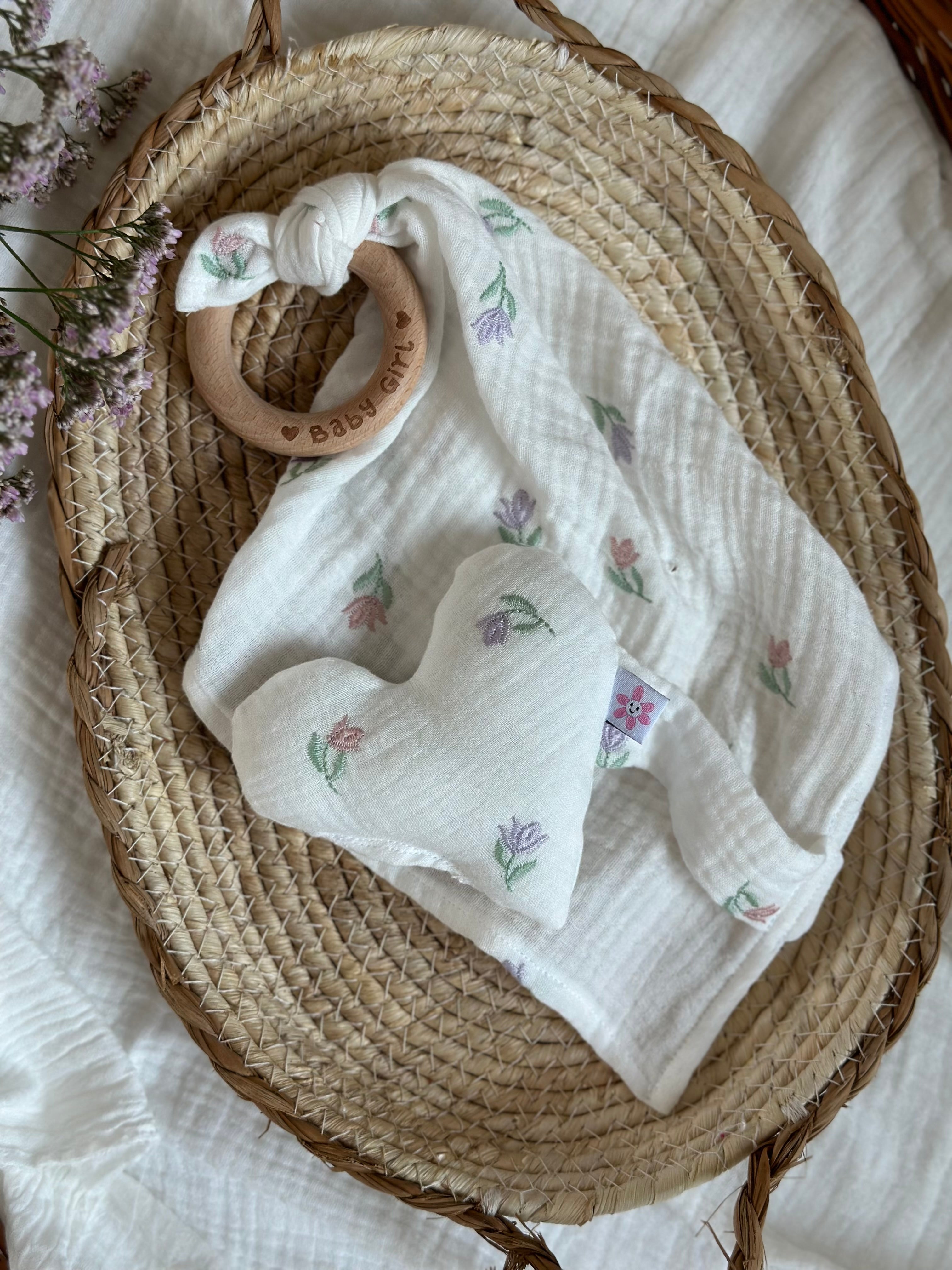 Bijtring swaddle - geborduurde bloem Babygirl - For Your Little Cutie