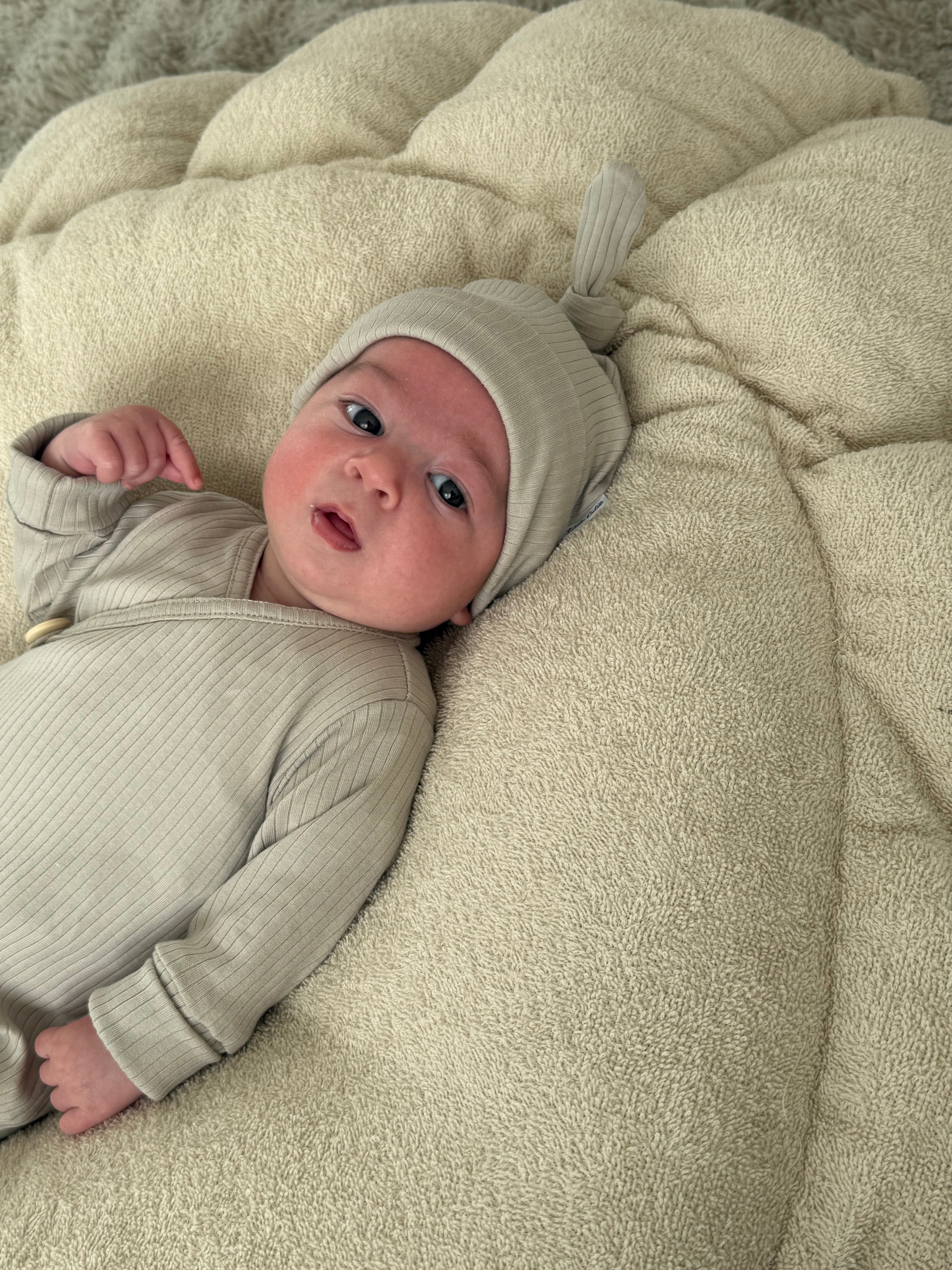 Mutsje unisex jersey rib - beige - For Your Little Cutie