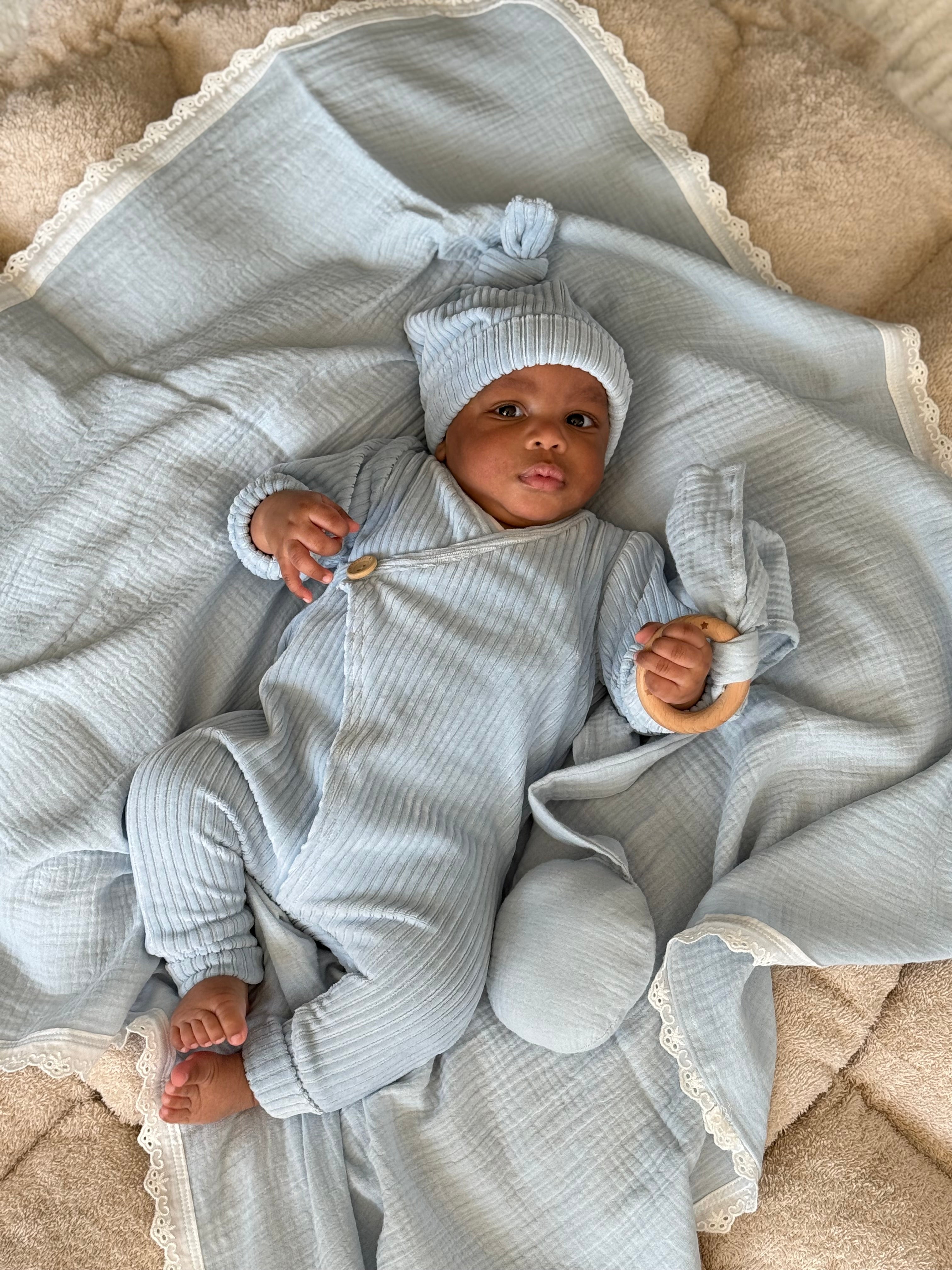 Mousseline Doek Broderie - Baby blauw - For Your Little Cutie