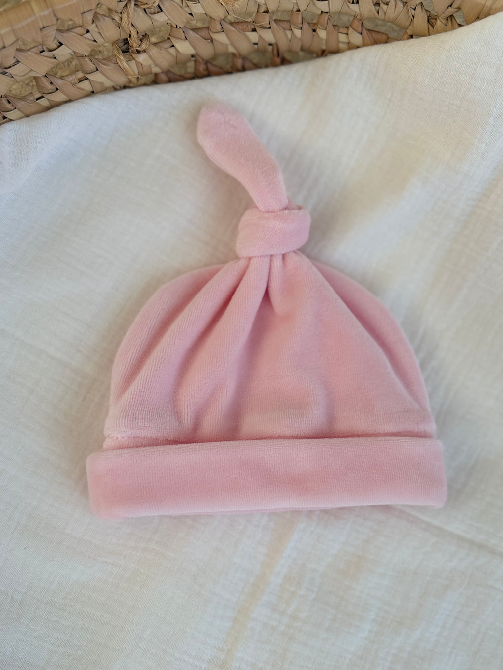 Mutsje velours - licht roze - For Your Little Cutie