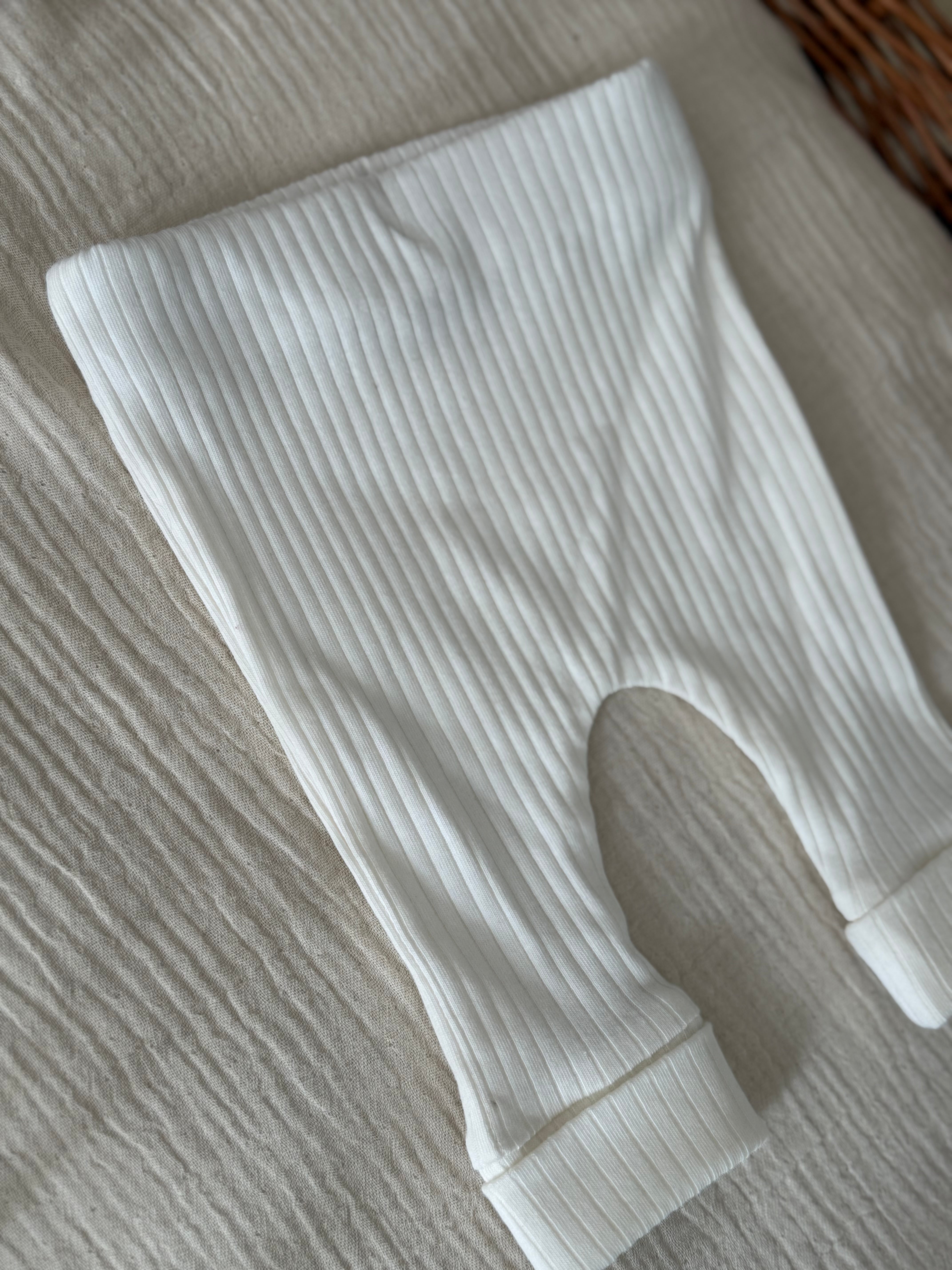 Dahlia Broekje - Jersey Rib Ecru - For Your Little Cutie