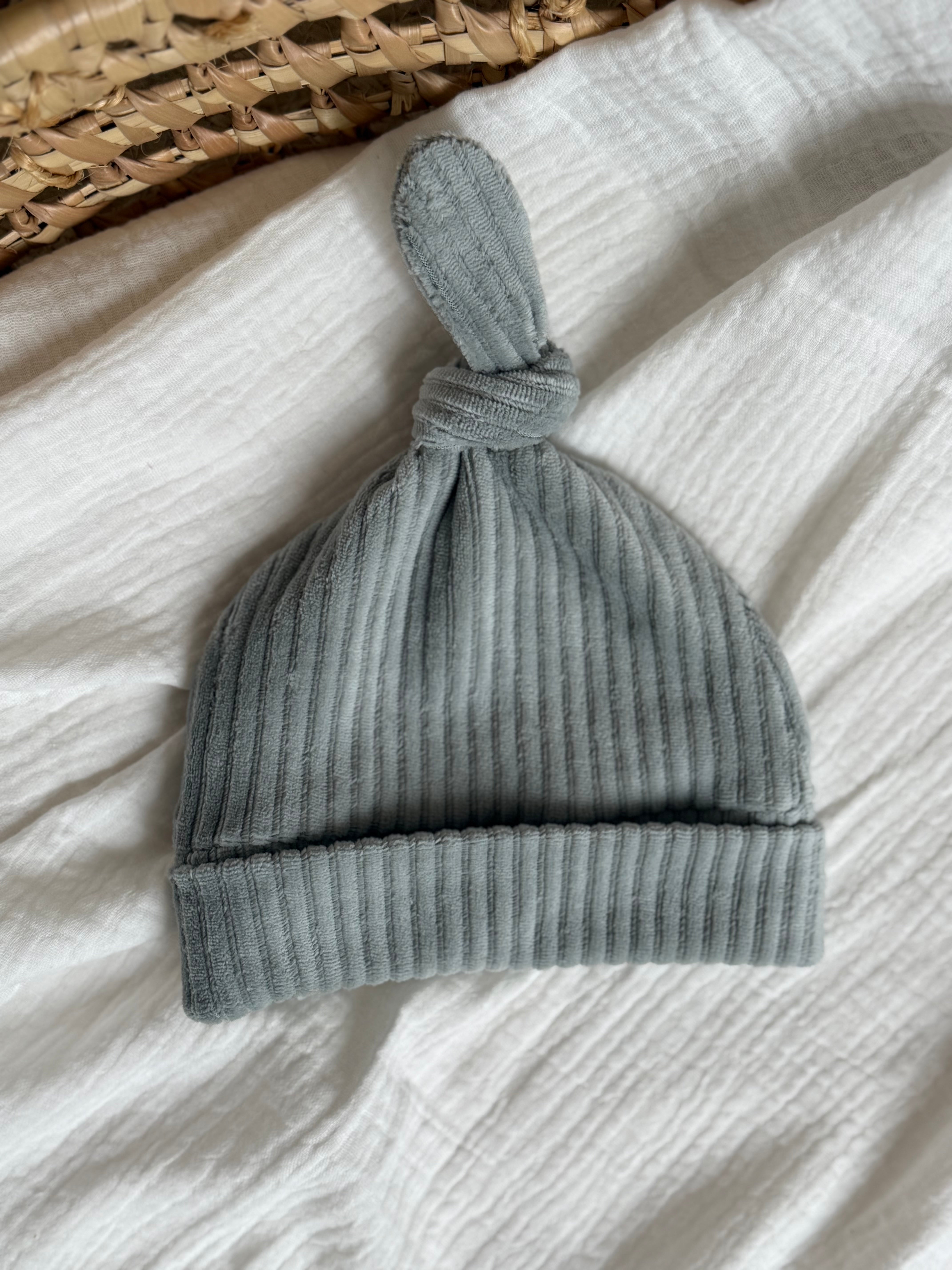 Mutsje - Fluweel Rib Mint Groen - For Your Little Cutie