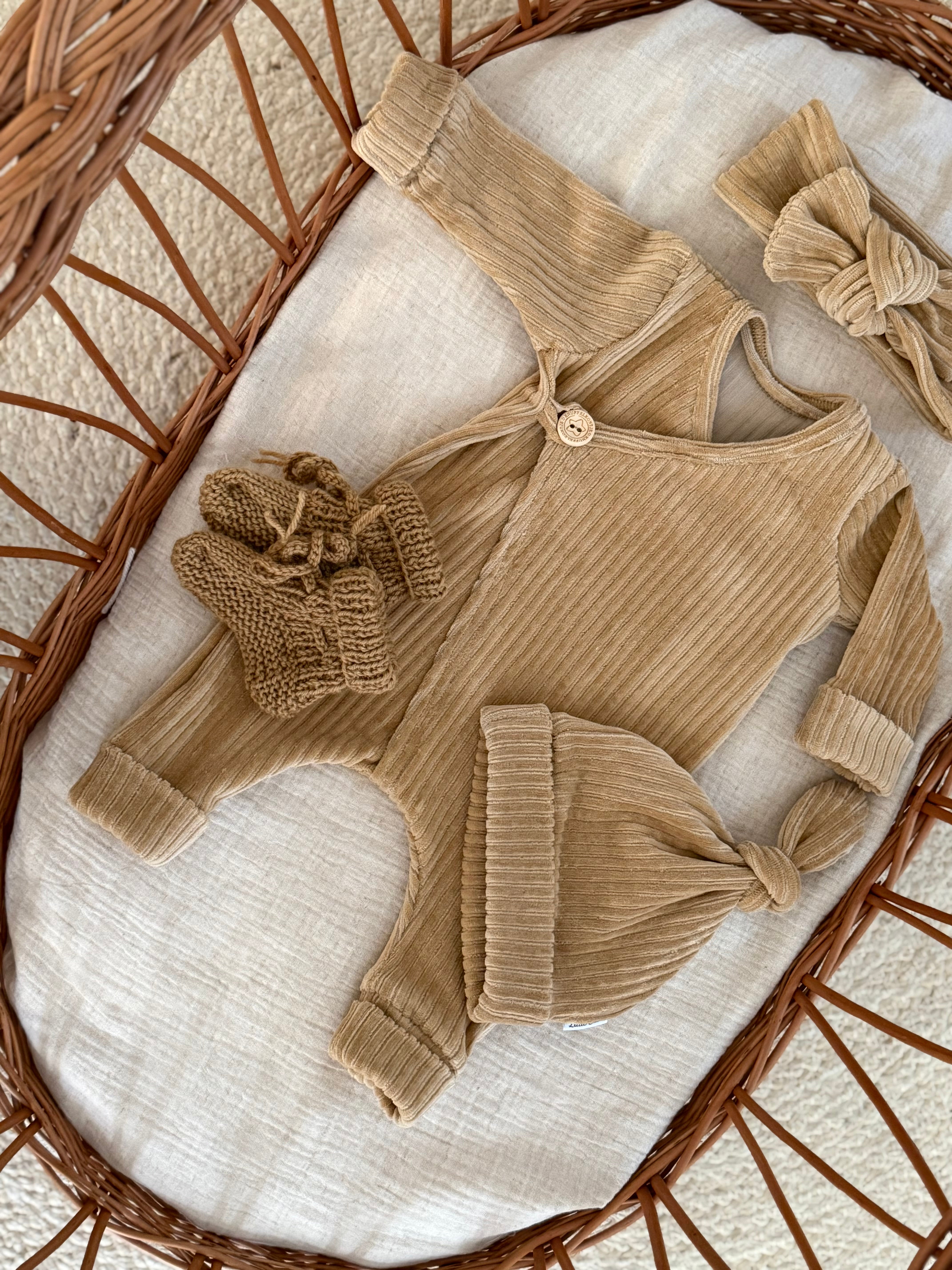 Boxpakje unisex - fluweel rib mosterd - For Your Little Cutie