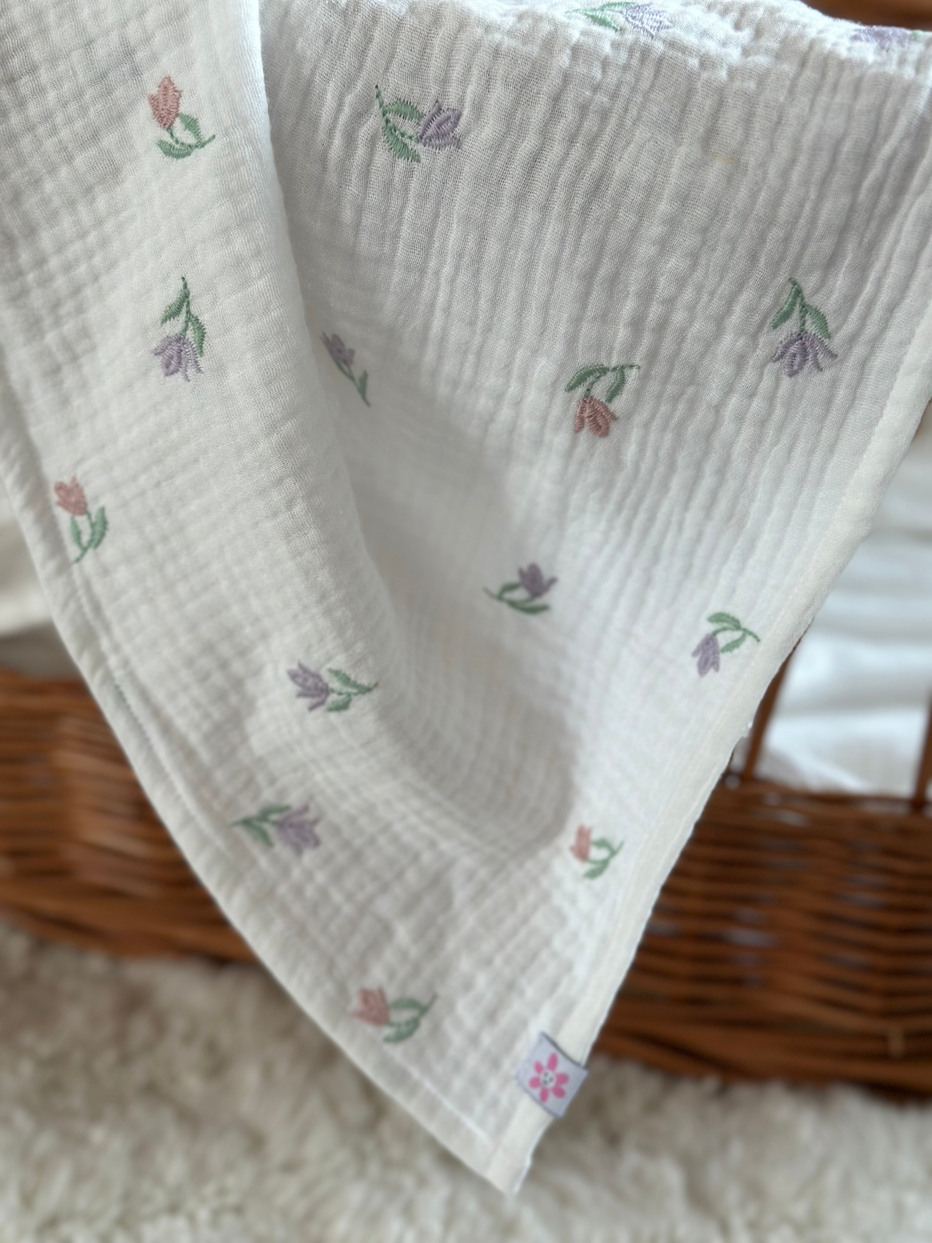 Mousseline - geborduurde bloem - For Your Little Cutie