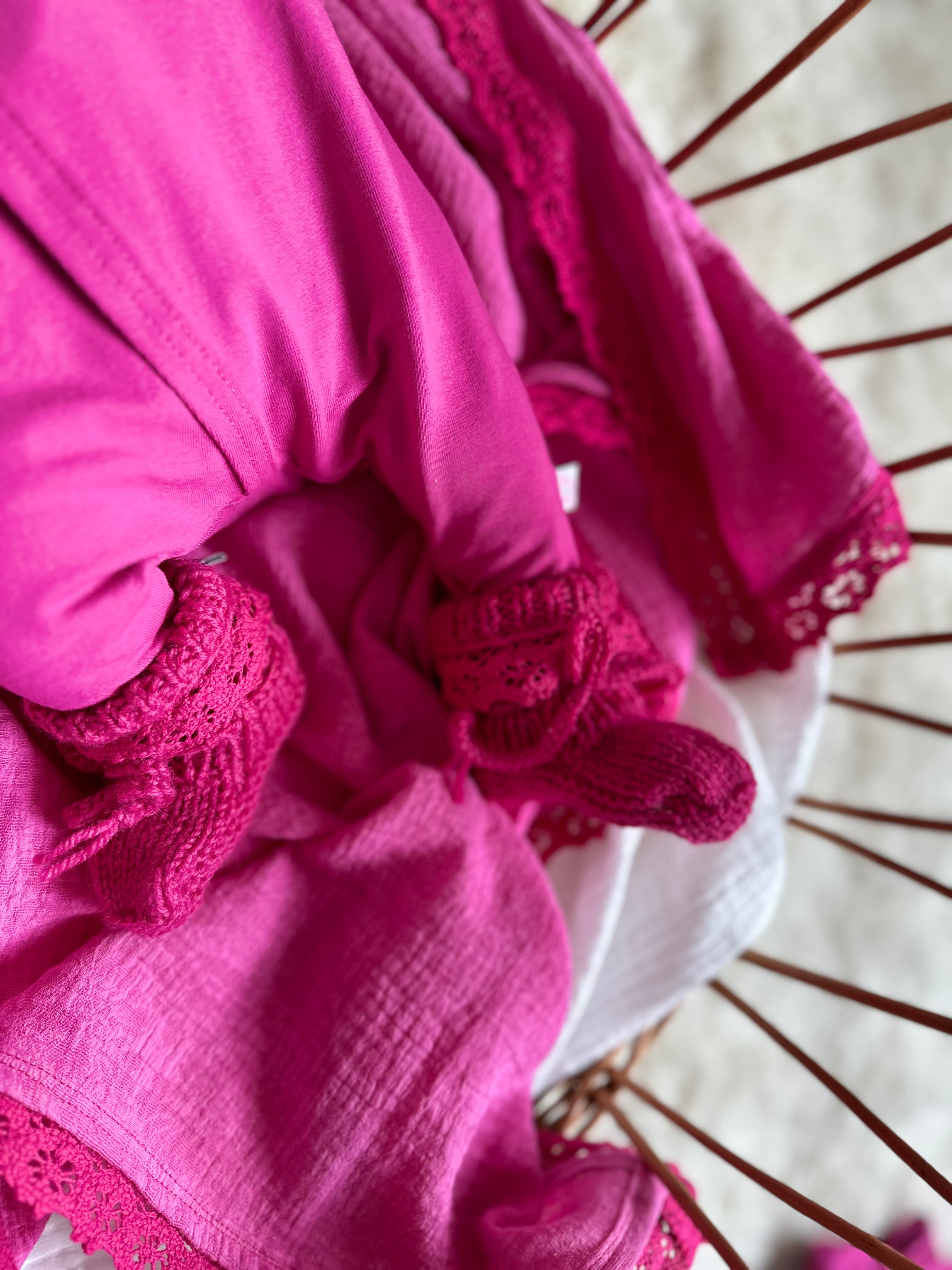 Slofjes kant - merinowol Fuchsia - For Your Little Cutie