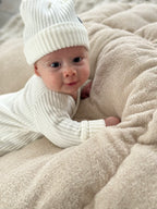 Mutsje unisex - fluweel rib ecru - For Your Little Cutie